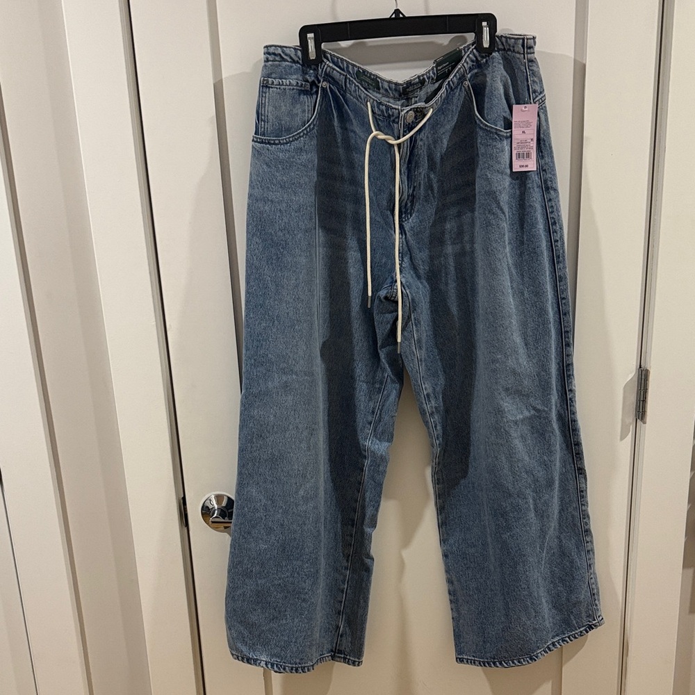 NWT Wild Fable Relaxed Fit Blue Jeans